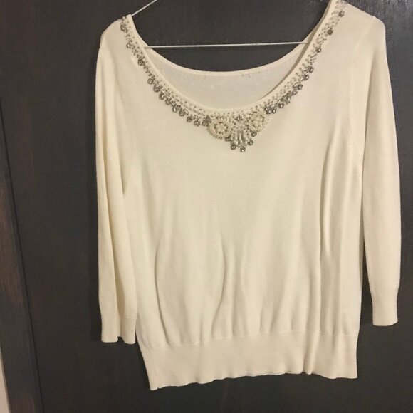 Ladies Beaded Sweater Size Medium $5.00 AS AN ADD ON - Picture 1 of 4